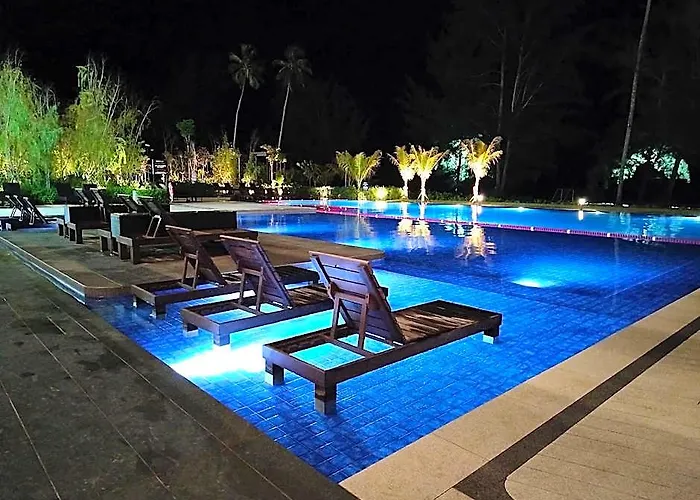 Beachview Roxy Sematan Resort Apartment