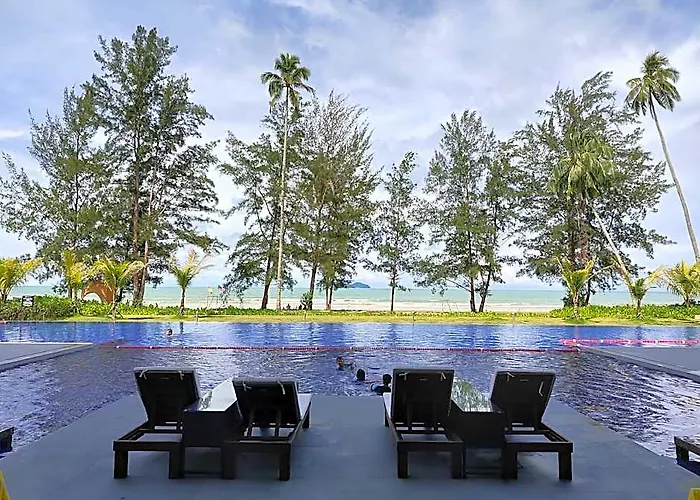 Sematan Roxy Beach Apartment